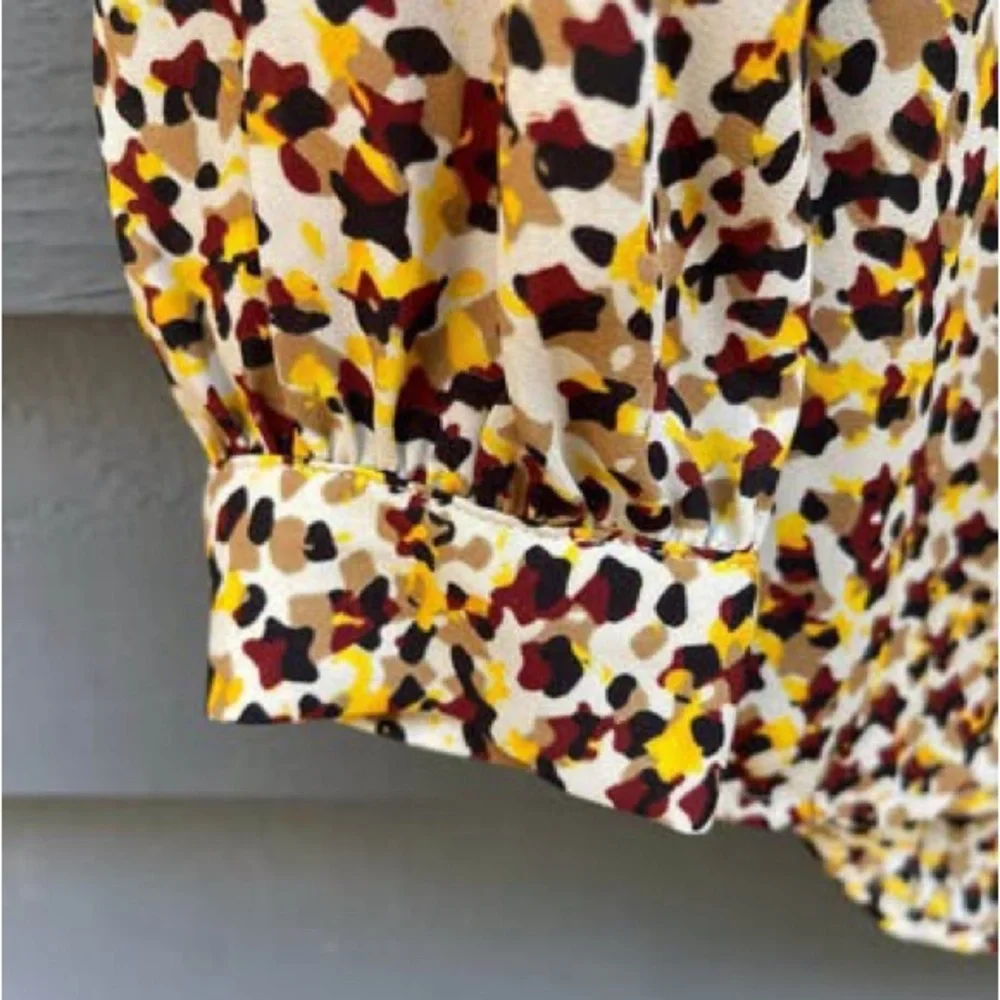 CABI #4241 Autumn Superstar Shirt Blouse Collared Popover Size XS - Picture 3 of 5